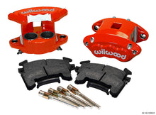 Load image into Gallery viewer, D154 brake kit with 4 brake pads and 2 red calipers on a white background